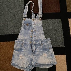 Overall shorts